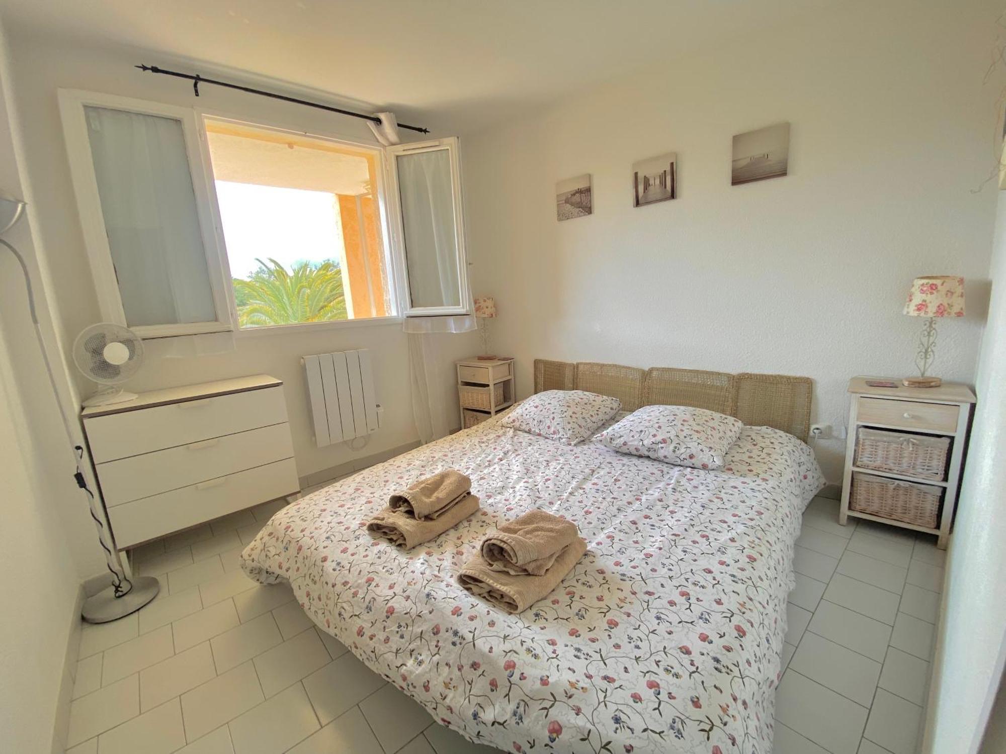 2 Bedrooms, 15 Min Walk To Beach, Ac, Pool & Fiber Internet In A Quiet, Private Gated Domain 5Kms To St Tropez Cogolin Exterior photo